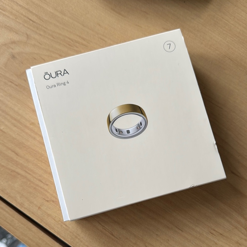 Oura Ring 4 in Gold and Silver